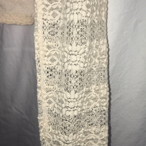 Lace crop top - Picture 4 of 5